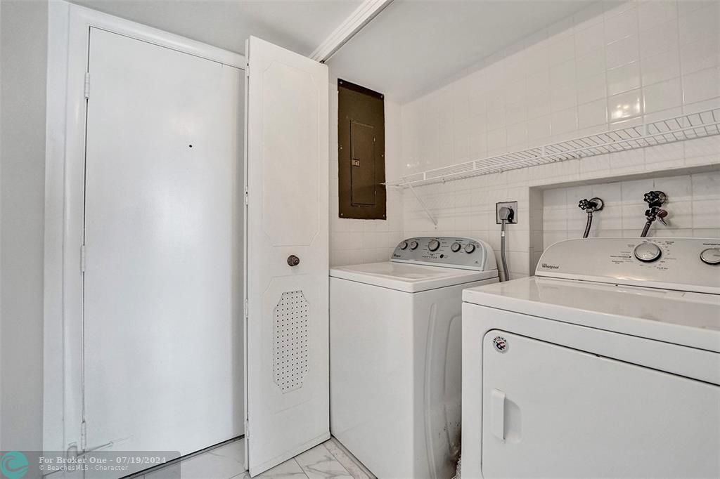 Active With Contract: $6,000 (3 beds, 2 baths, 2600 Square Feet)