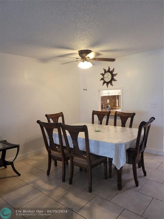 For Sale: $165,000 (2 beds, 2 baths, 880 Square Feet)