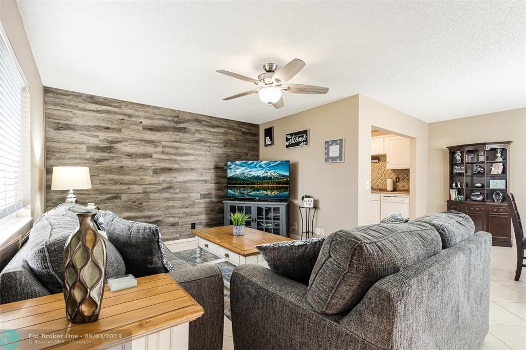 Active With Contract: $1,550 (1 beds, 1 baths, 760 Square Feet)