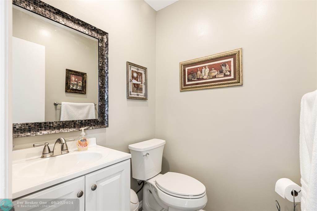 Active With Contract: $1,550 (1 beds, 1 baths, 760 Square Feet)