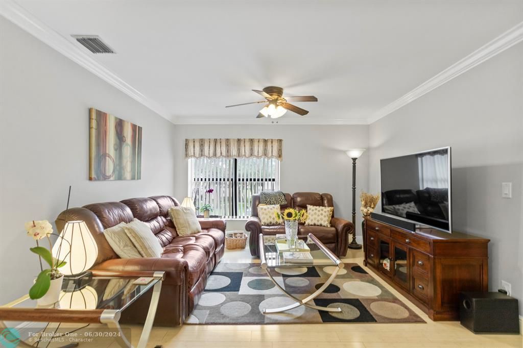 For Sale: $335,000 (3 beds, 2 baths, 1120 Square Feet)