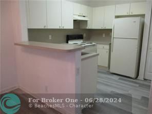 For Sale: $325,000 (2 beds, 2 baths, 1224 Square Feet)