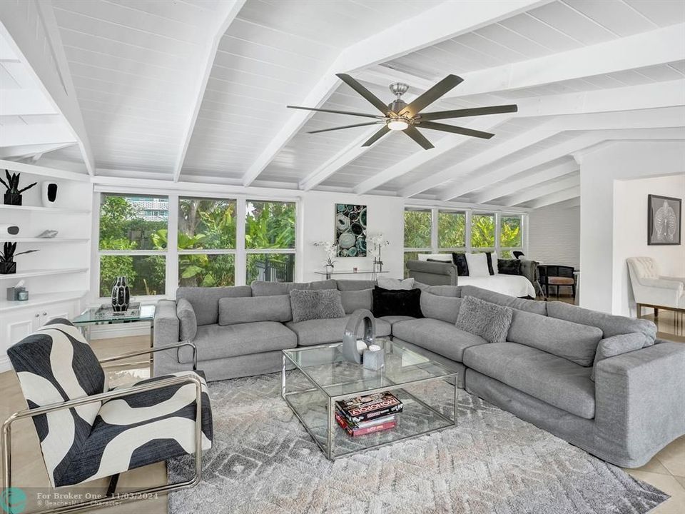 Active With Contract: $2,199,000 (3 beds, 2 baths, 2247 Square Feet)