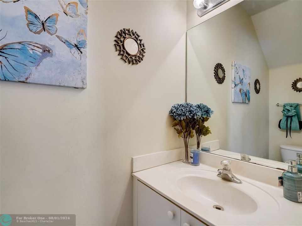 Active With Contract: $435,000 (3 beds, 2 baths, 1693 Square Feet)