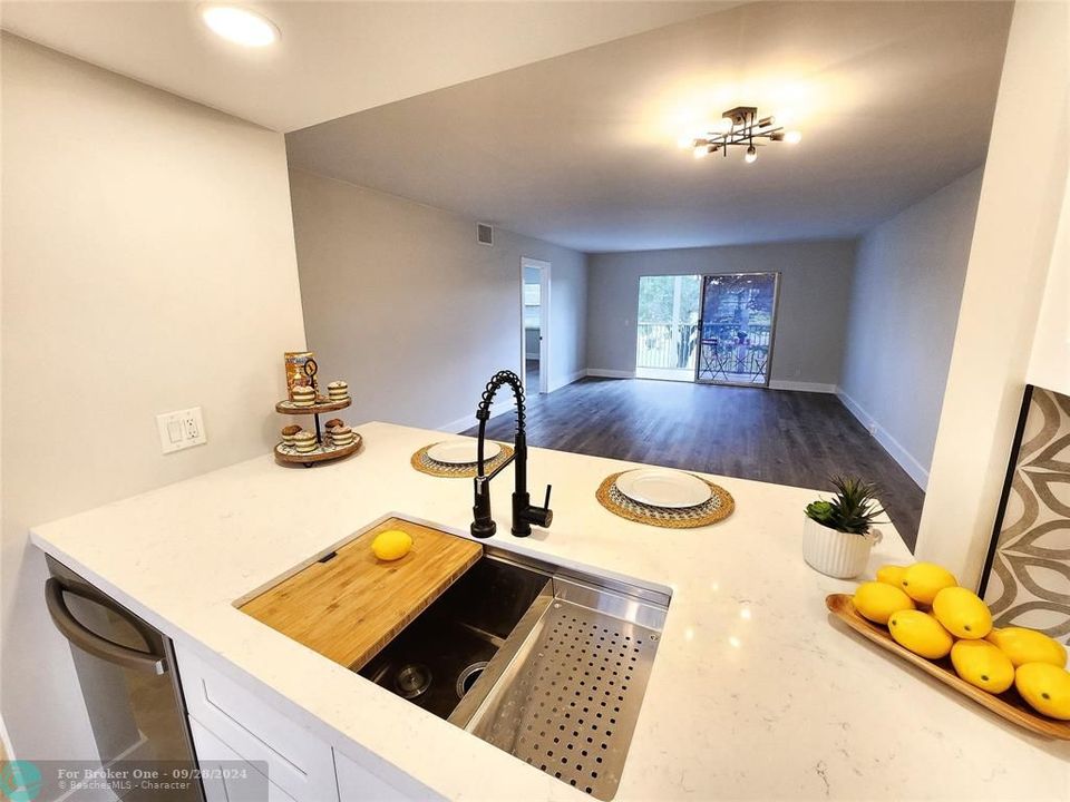 Recently Rented: $2,250 (2 beds, 2 baths, 1192 Square Feet)