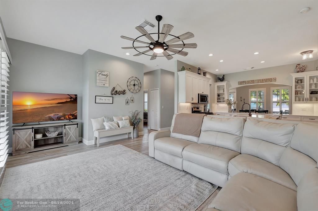 Active With Contract: $459,900 (3 beds, 2 baths, 1928 Square Feet)