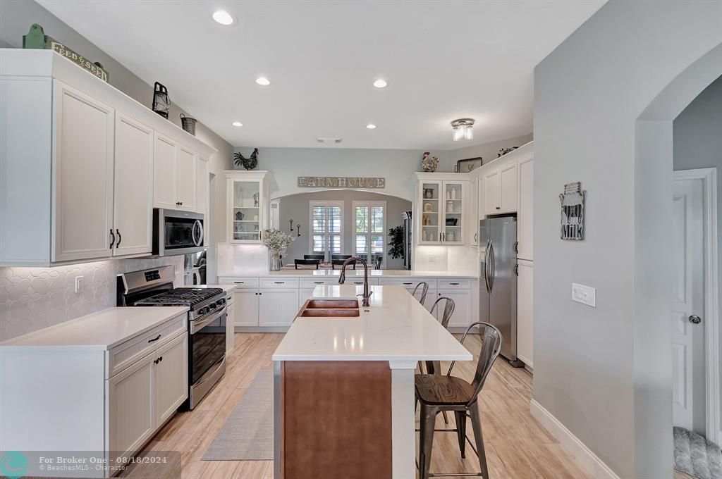 Active With Contract: $459,900 (3 beds, 2 baths, 1928 Square Feet)