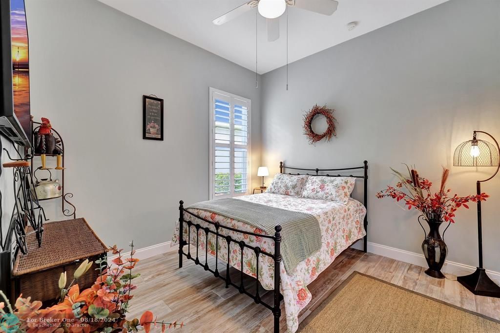 Active With Contract: $459,900 (3 beds, 2 baths, 1928 Square Feet)