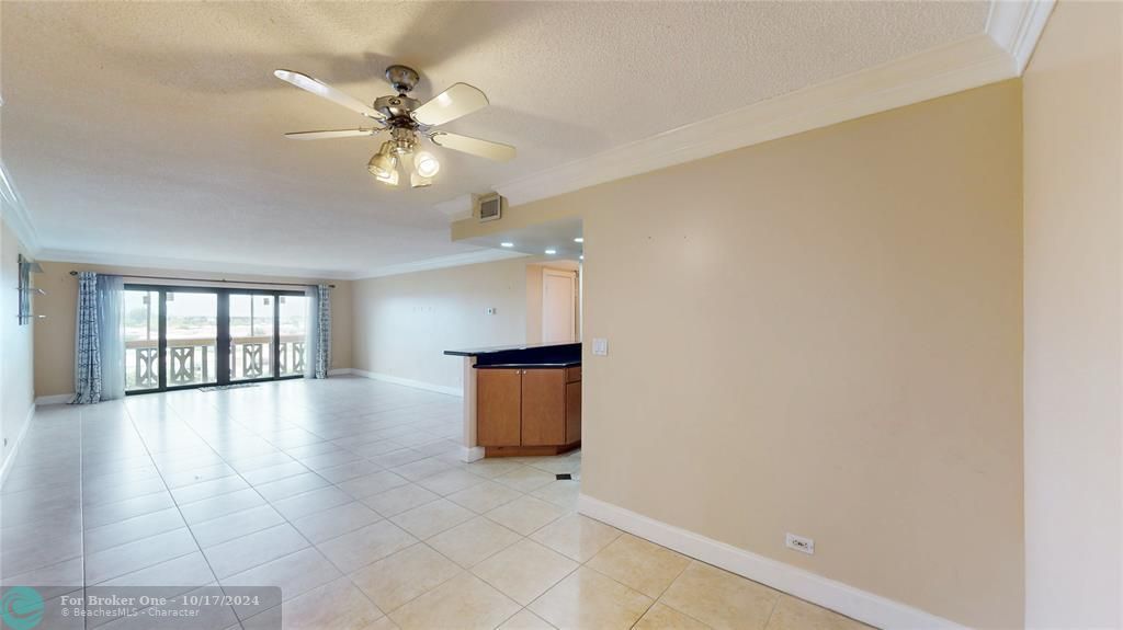 For Sale: $279,000 (2 beds, 2 baths, 1470 Square Feet)