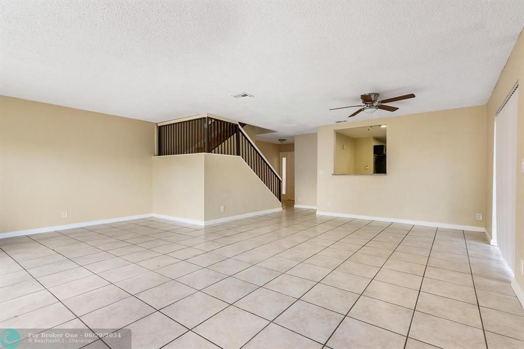 For Rent: $2,995 (3 beds, 2 baths, 1884 Square Feet)