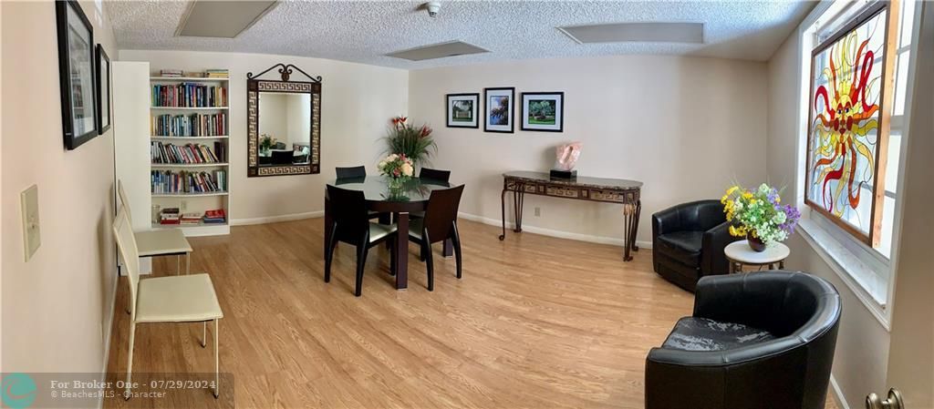 For Sale: $339,000 (2 beds, 2 baths, 1360 Square Feet)