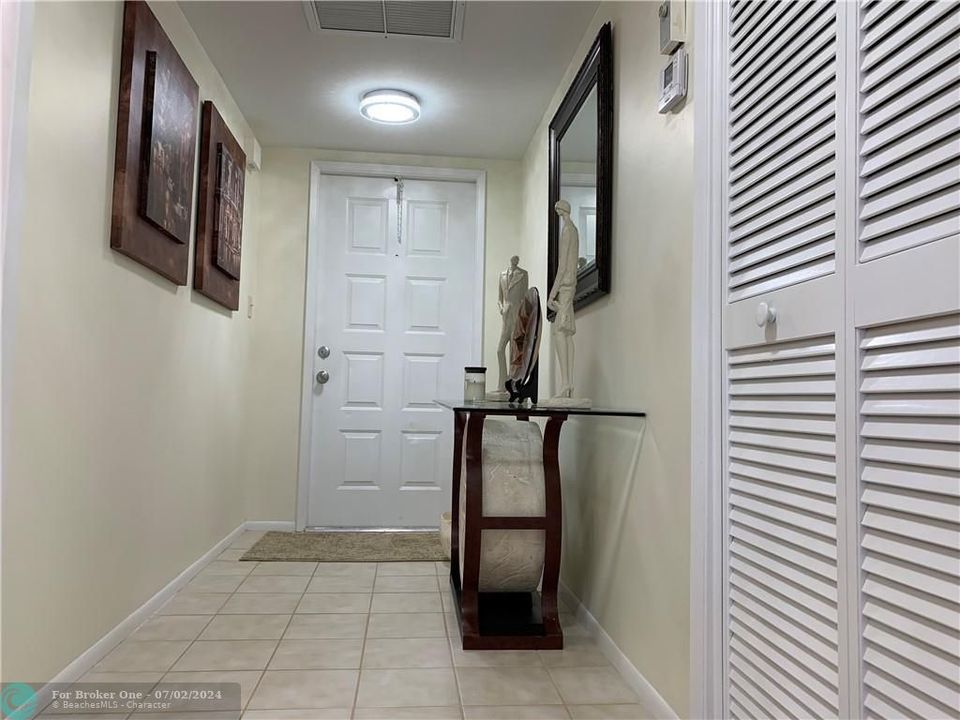 For Sale: $339,000 (2 beds, 2 baths, 1360 Square Feet)
