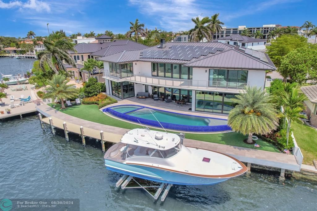 For Sale: $14,995,000 (5 beds, 7 baths, 6861 Square Feet)