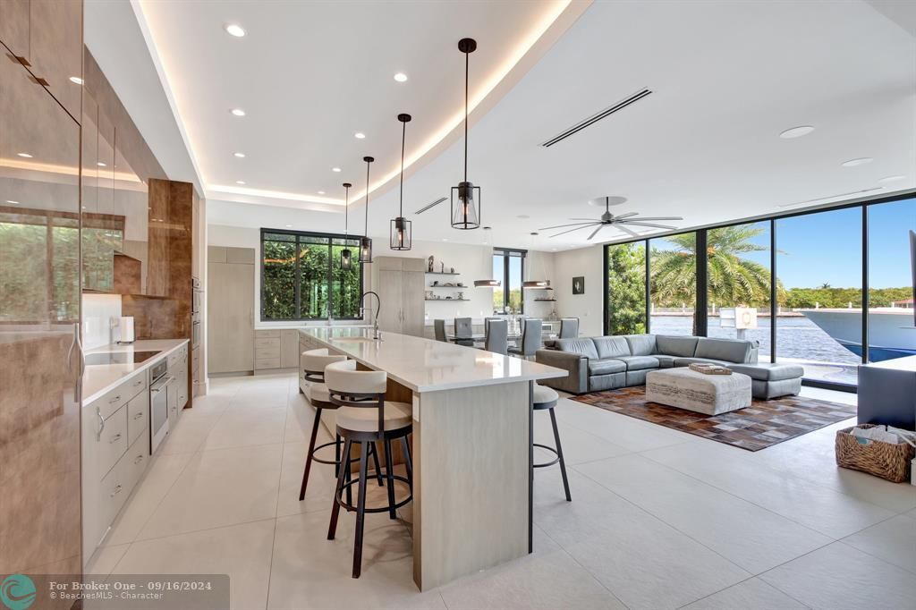 For Sale: $14,995,000 (5 beds, 7 baths, 6861 Square Feet)