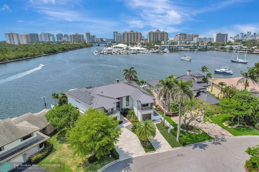 For Sale: $14,995,000 (5 beds, 7 baths, 6861 Square Feet)