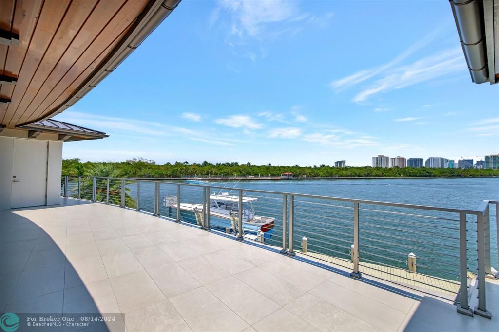 For Sale: $14,995,000 (5 beds, 7 baths, 6861 Square Feet)