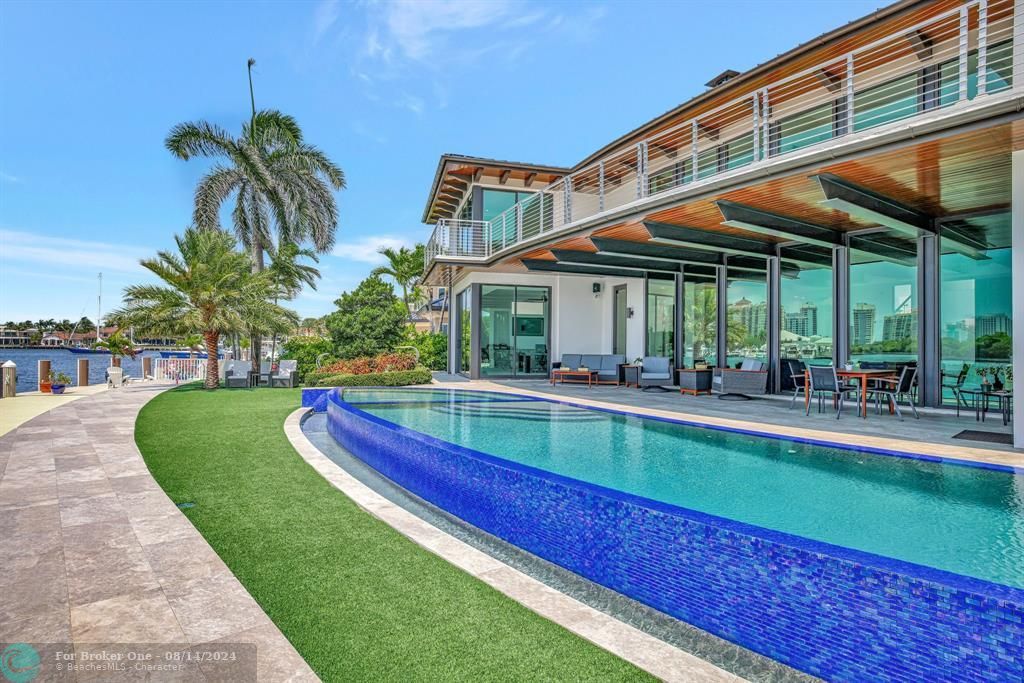 En Venta: $14,995,000 (5 camas, 7 baños, 6861 Pies cuadrados)