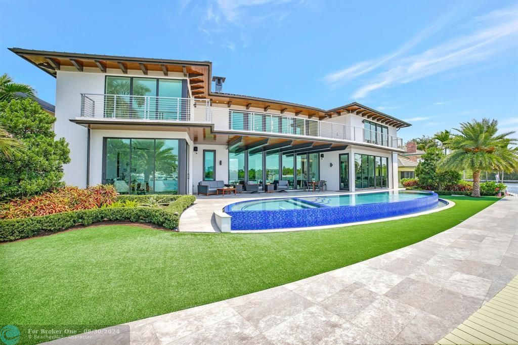 For Sale: $14,995,000 (5 beds, 7 baths, 6861 Square Feet)