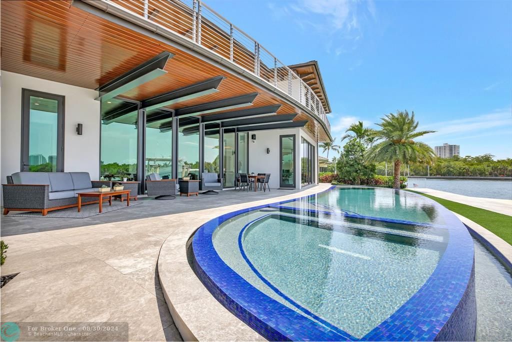 For Sale: $14,995,000 (5 beds, 7 baths, 6861 Square Feet)