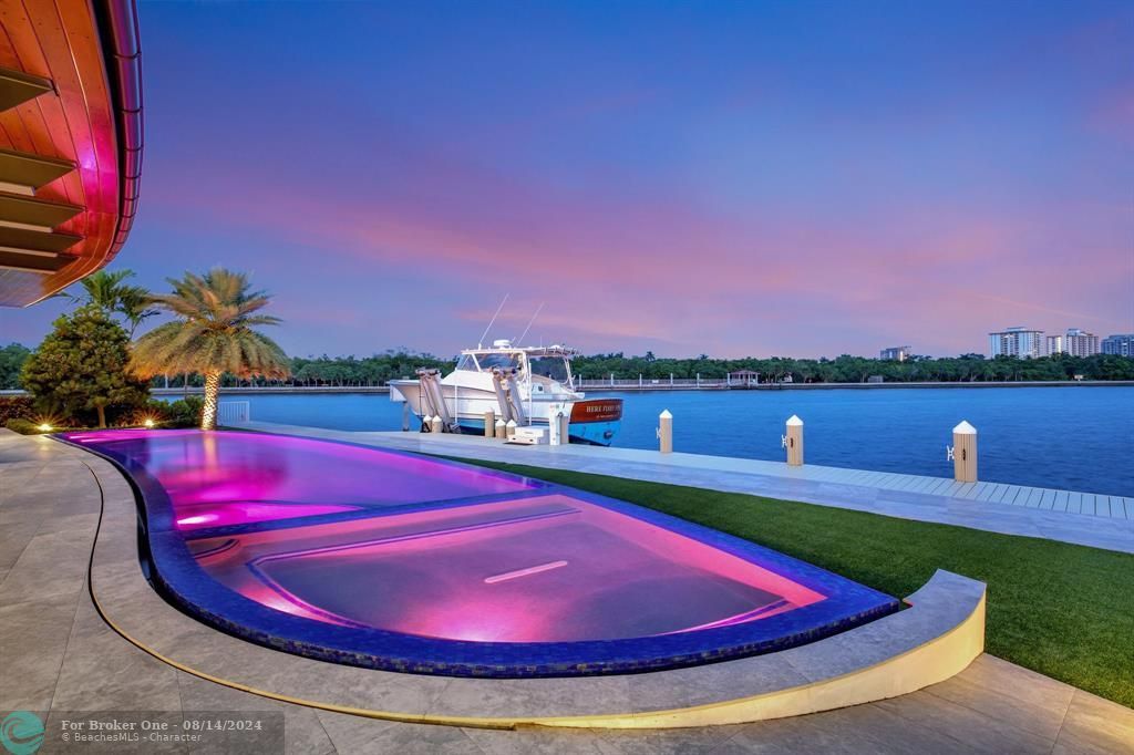 For Sale: $14,995,000 (5 beds, 7 baths, 6861 Square Feet)