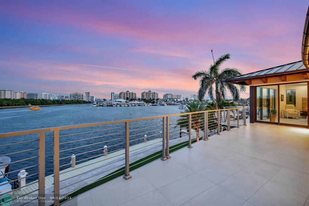 For Sale: $14,995,000 (5 beds, 7 baths, 6861 Square Feet)