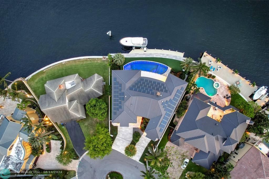 For Sale: $14,995,000 (5 beds, 7 baths, 6861 Square Feet)