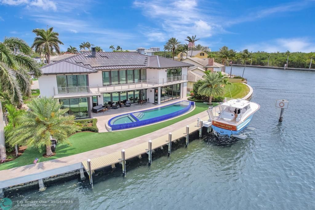 For Sale: $14,995,000 (5 beds, 7 baths, 6861 Square Feet)