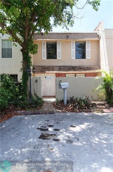 For Rent: $2,795 (3 beds, 2 baths, 1540 Square Feet)