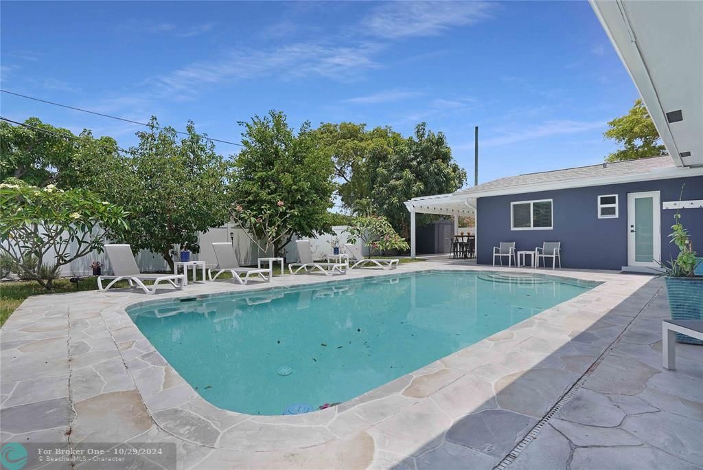 Active With Contract: $880,000 (4 beds, 2 baths, 2393 Square Feet)