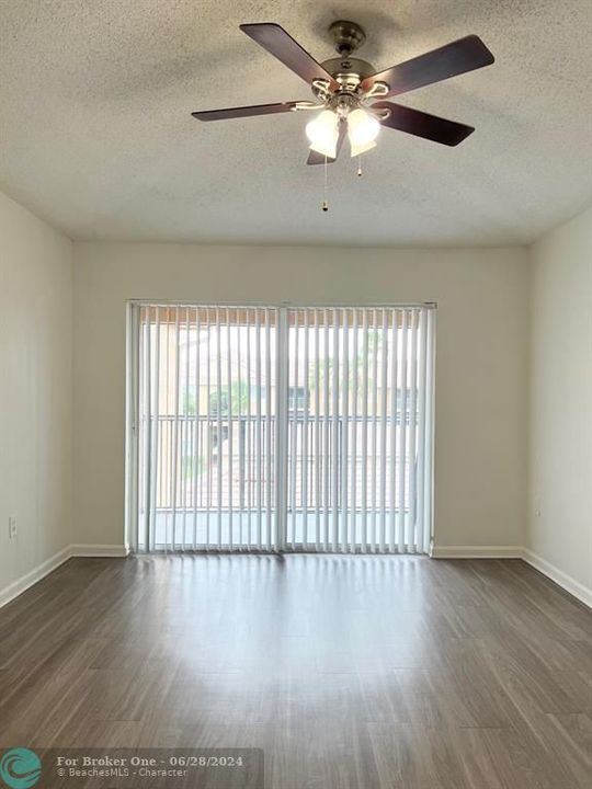 For Rent: $2,095 (2 beds, 2 baths, 1067 Square Feet)