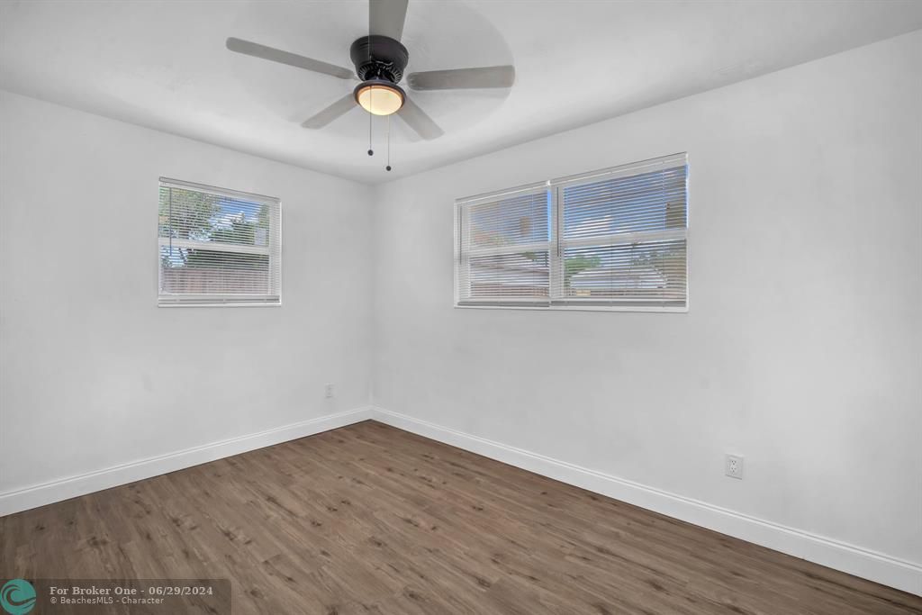 Active With Contract: $459,000 (3 beds, 2 baths, 1100 Square Feet)