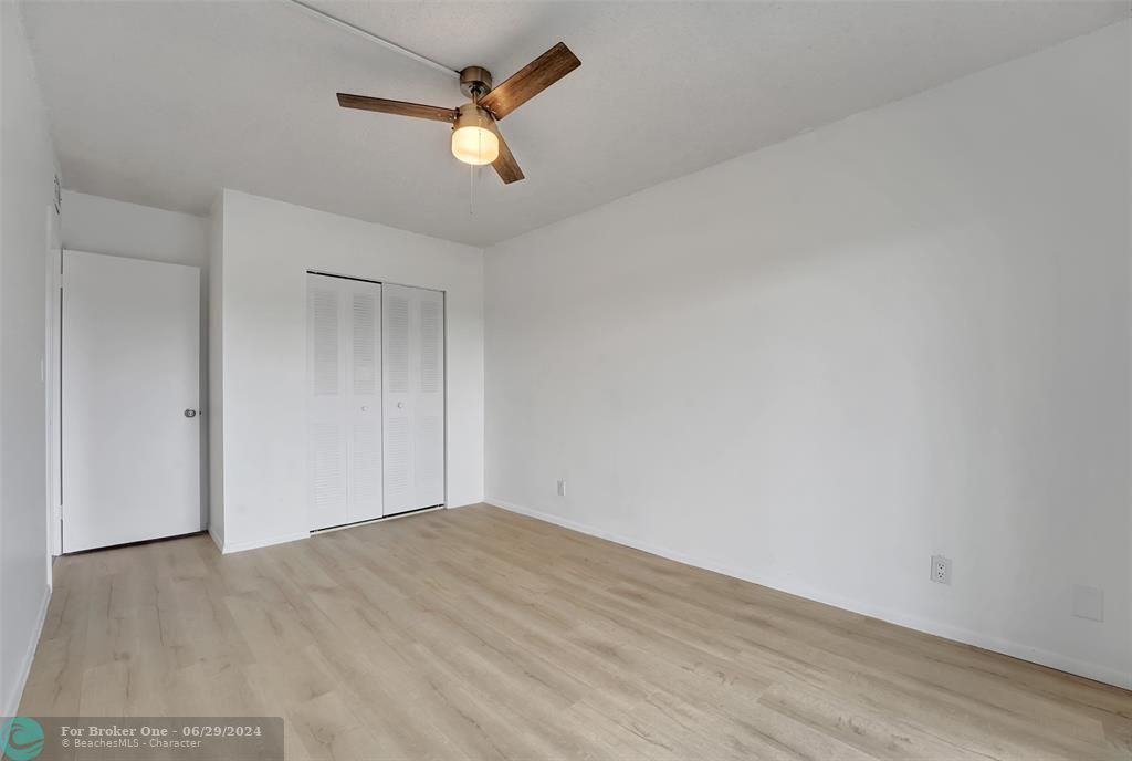 For Sale: $265,000 (3 beds, 2 baths, 1044 Square Feet)