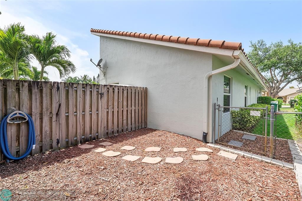 Active With Contract: $775,000 (4 beds, 2 baths, 2105 Square Feet)