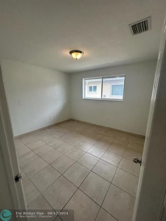 Active With Contract: $1,499 (1 beds, 1 baths, 0 Square Feet)