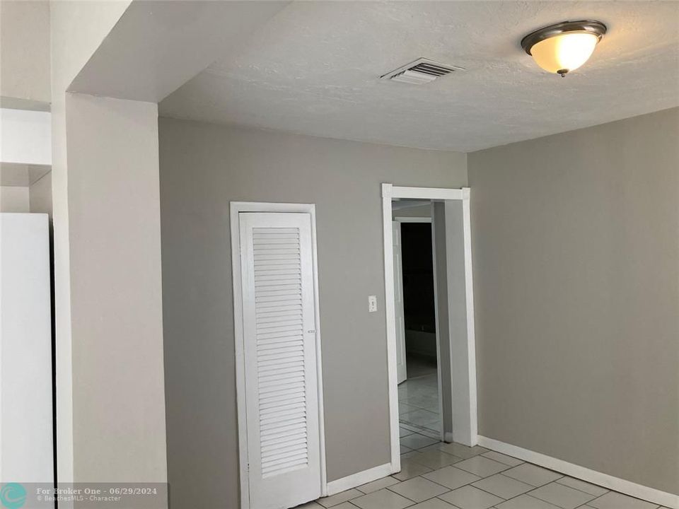For Rent: $3,000 (3 beds, 2 baths, 1255 Square Feet)