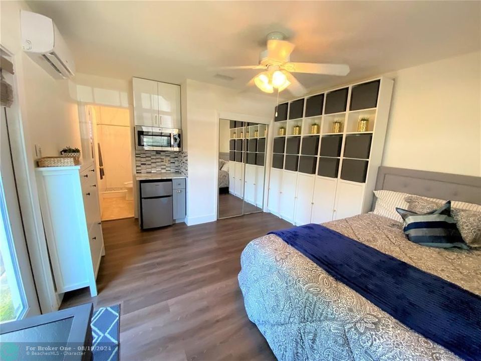 Active With Contract: $1,275 (1 beds, 1 baths, 500 Square Feet)