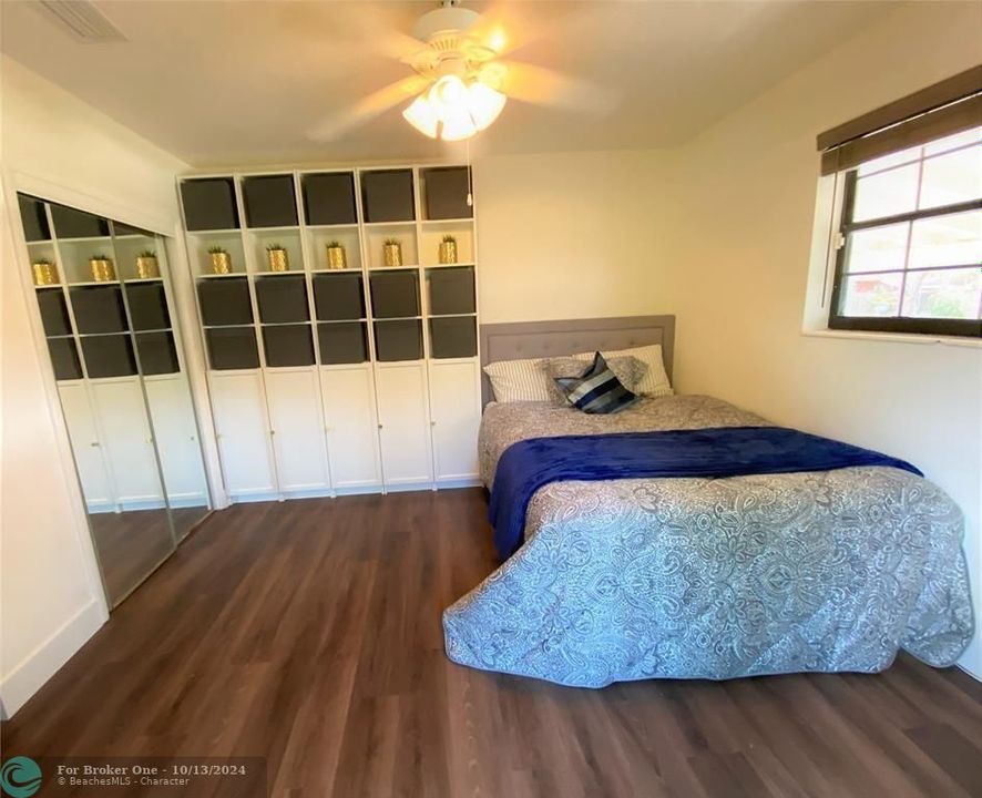 Active With Contract: $1,275 (1 beds, 1 baths, 500 Square Feet)