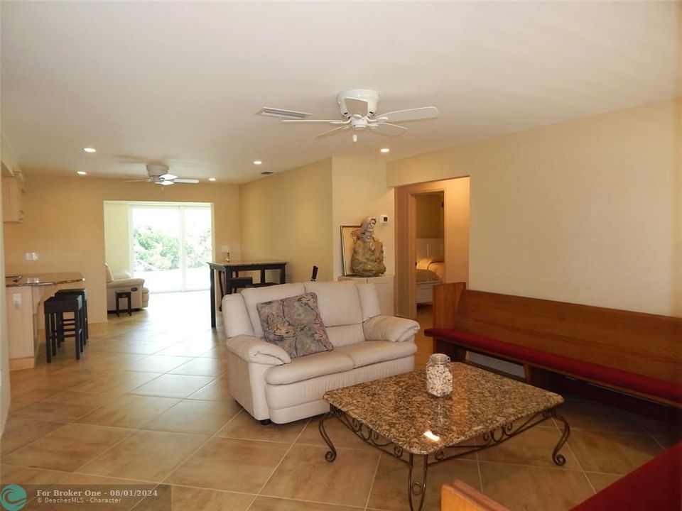 For Sale: $480,000 (2 beds, 2 baths, 1470 Square Feet)