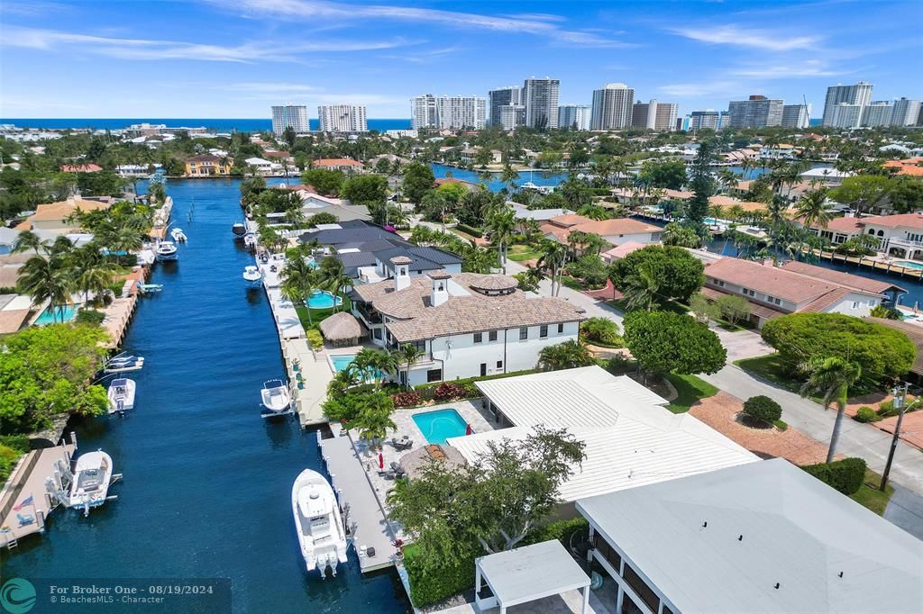 Active With Contract: $2,750,000 (4 beds, 3 baths, 2920 Square Feet)