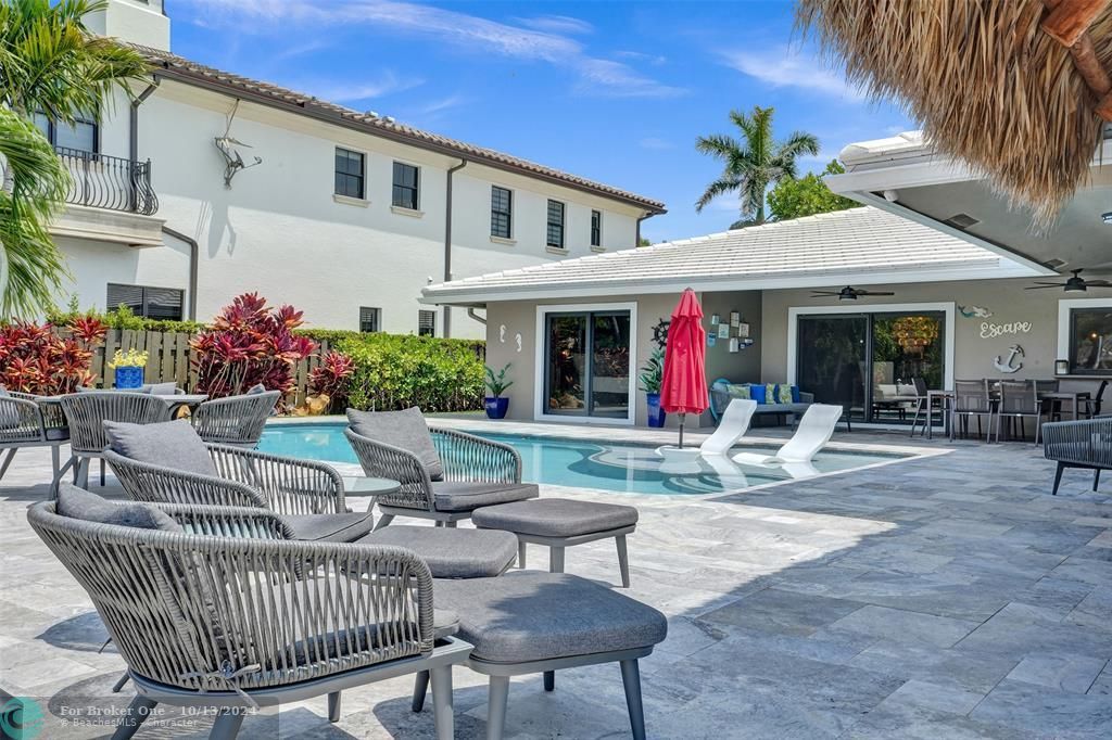 Active With Contract: $2,750,000 (4 beds, 3 baths, 2507 Square Feet)