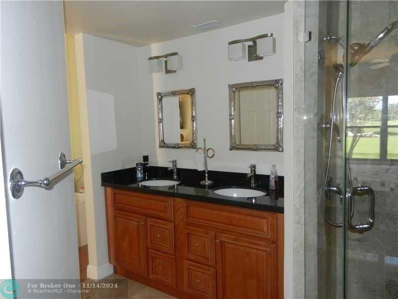 For Rent: $3,200 (3 beds, 2 baths, 1450 Square Feet)