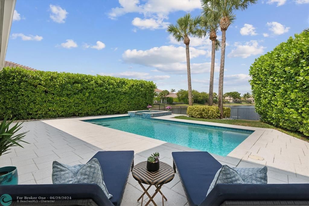 Active With Contract: $1,195,000 (4 beds, 3 baths, 2712 Square Feet)