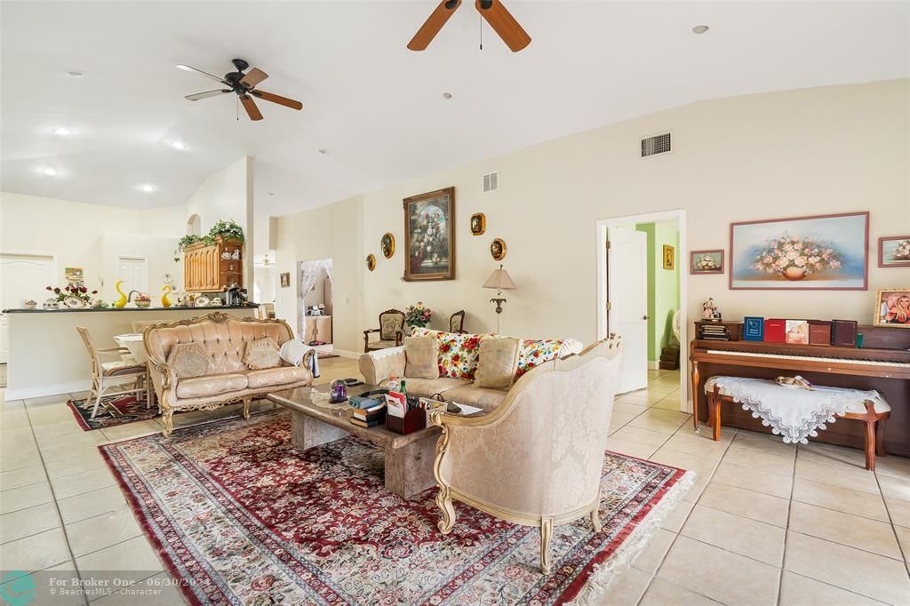 For Sale: $699,900 (4 beds, 2 baths, 2354 Square Feet)