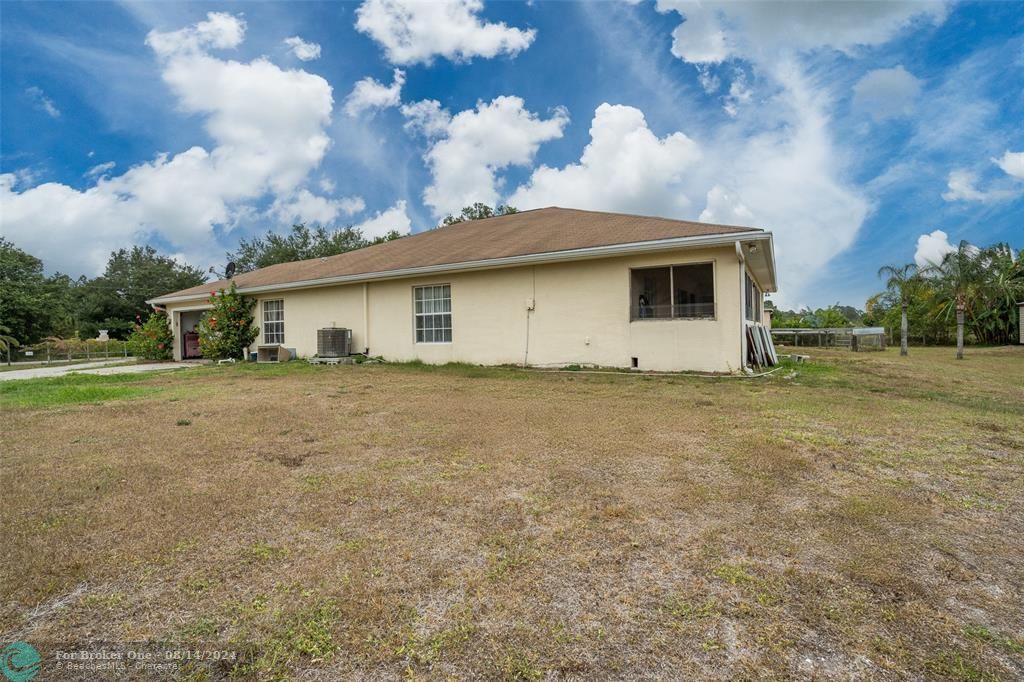 For Sale: $699,900 (4 beds, 2 baths, 2354 Square Feet)