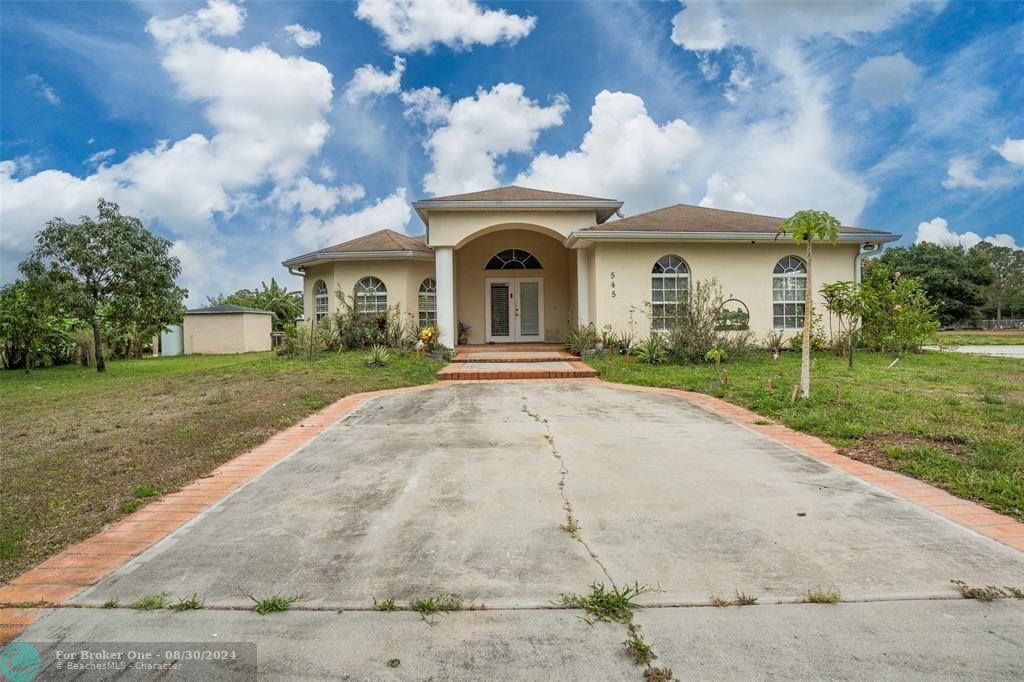 For Sale: $699,900 (4 beds, 2 baths, 2354 Square Feet)