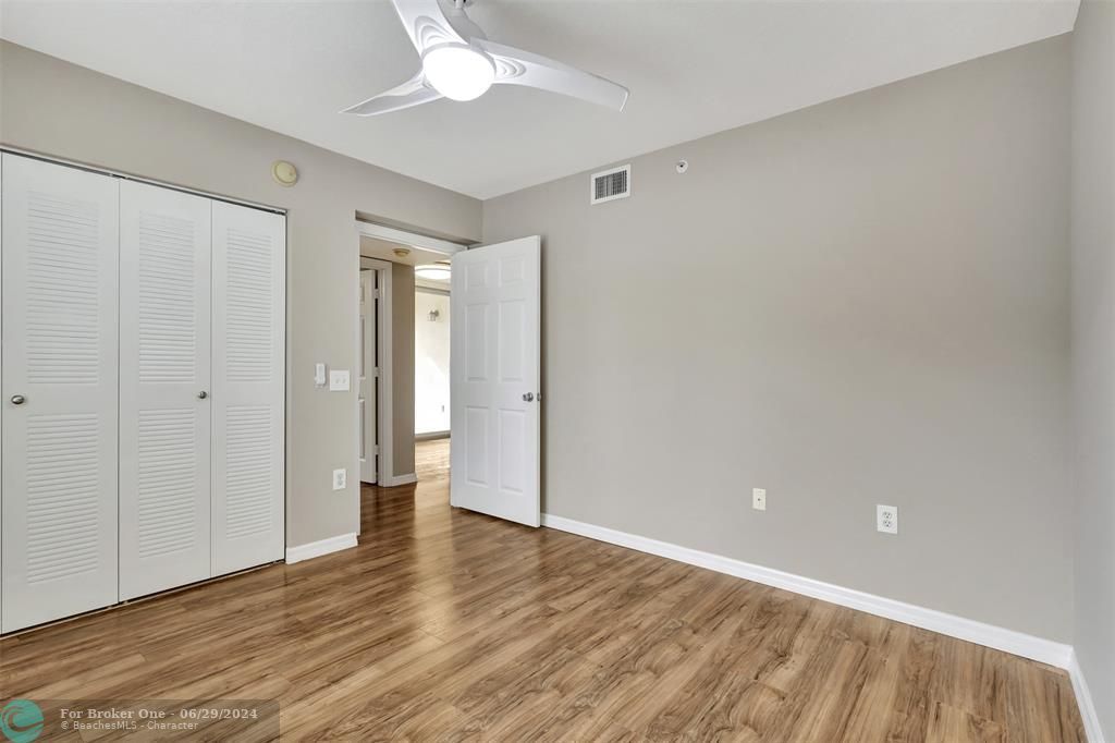 For Rent: $2,750 (3 beds, 2 baths, 1233 Square Feet)