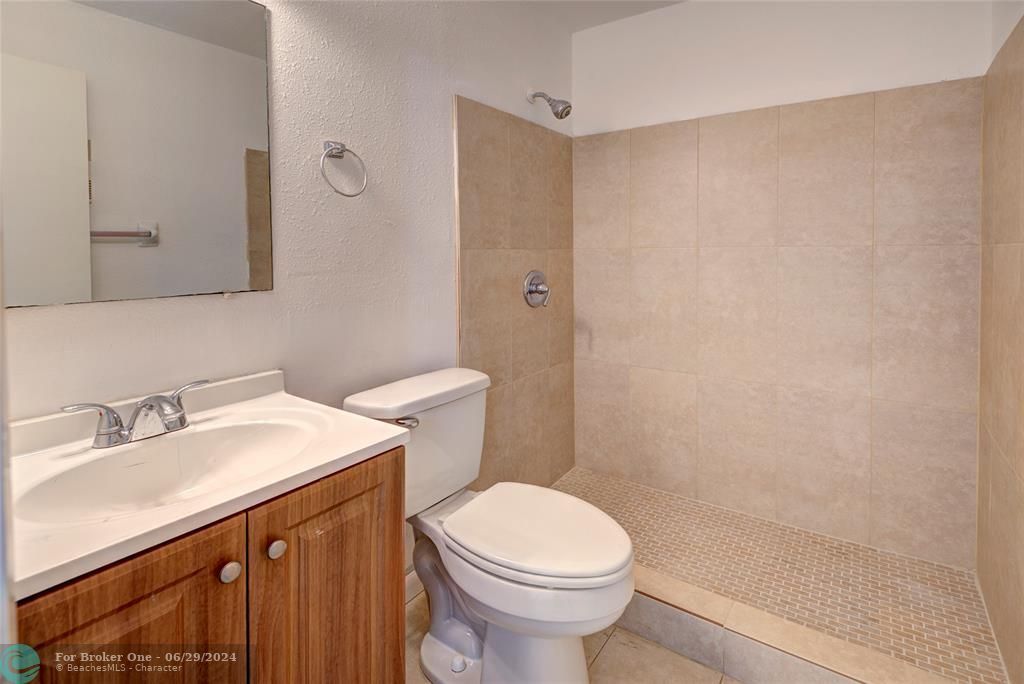 В аренду: $2,500 (2 спален, 2 ванн, 987 Квадратных фут)