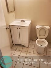 Active With Contract: $1,850 (2 beds, 1 baths, 1035 Square Feet)