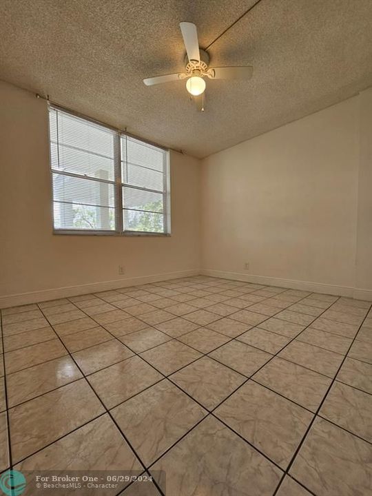 For Sale: $160,000 (2 beds, 2 baths, 960 Square Feet)