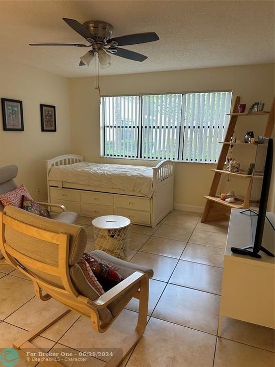 For Rent: $2,000 (1 beds, 1 baths, 841 Square Feet)